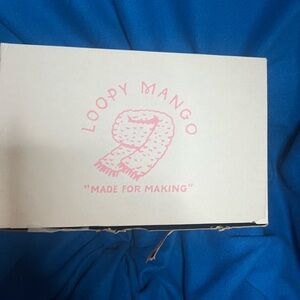 Loopy Mango knit kit scarf